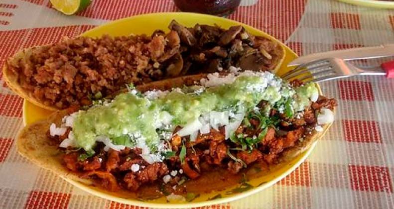 Huaraches Comida mexicana en Nuevo Laredo